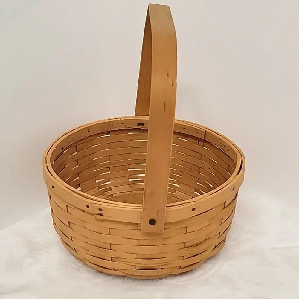 Hand Crafted Wicker Basket with Handle 7.5